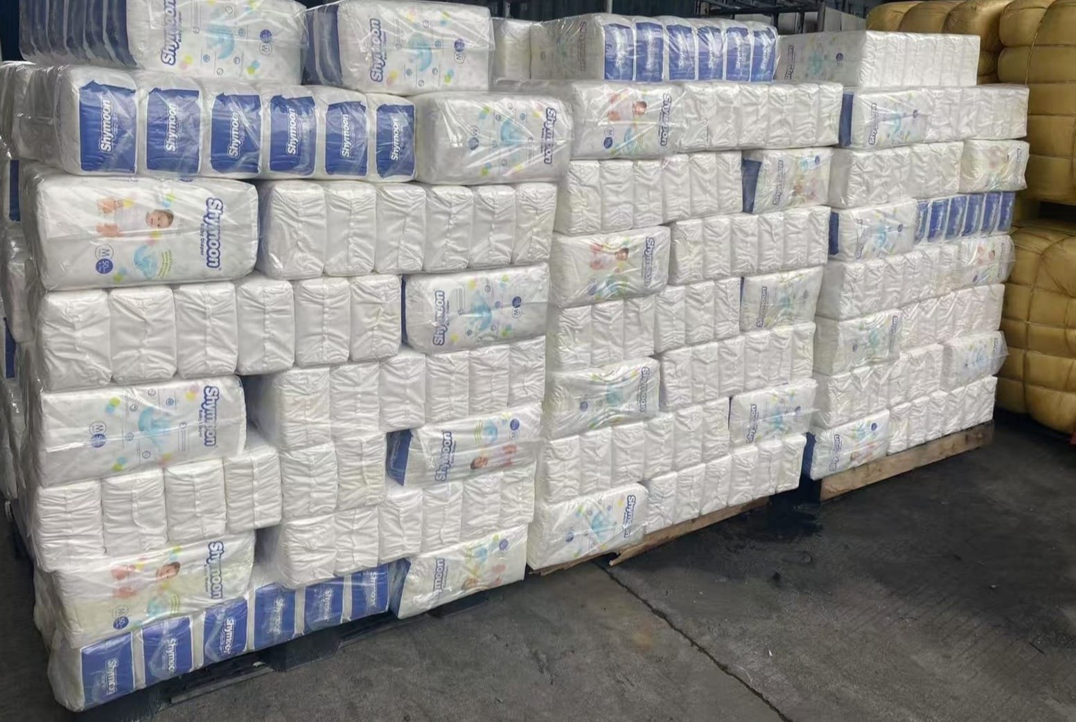 706337014_122291914214027839_9170432971109924560_n.jpg Discount Diapers Bulk – Wholesale Pampers & Huggies Pallets for Resale - Image 1