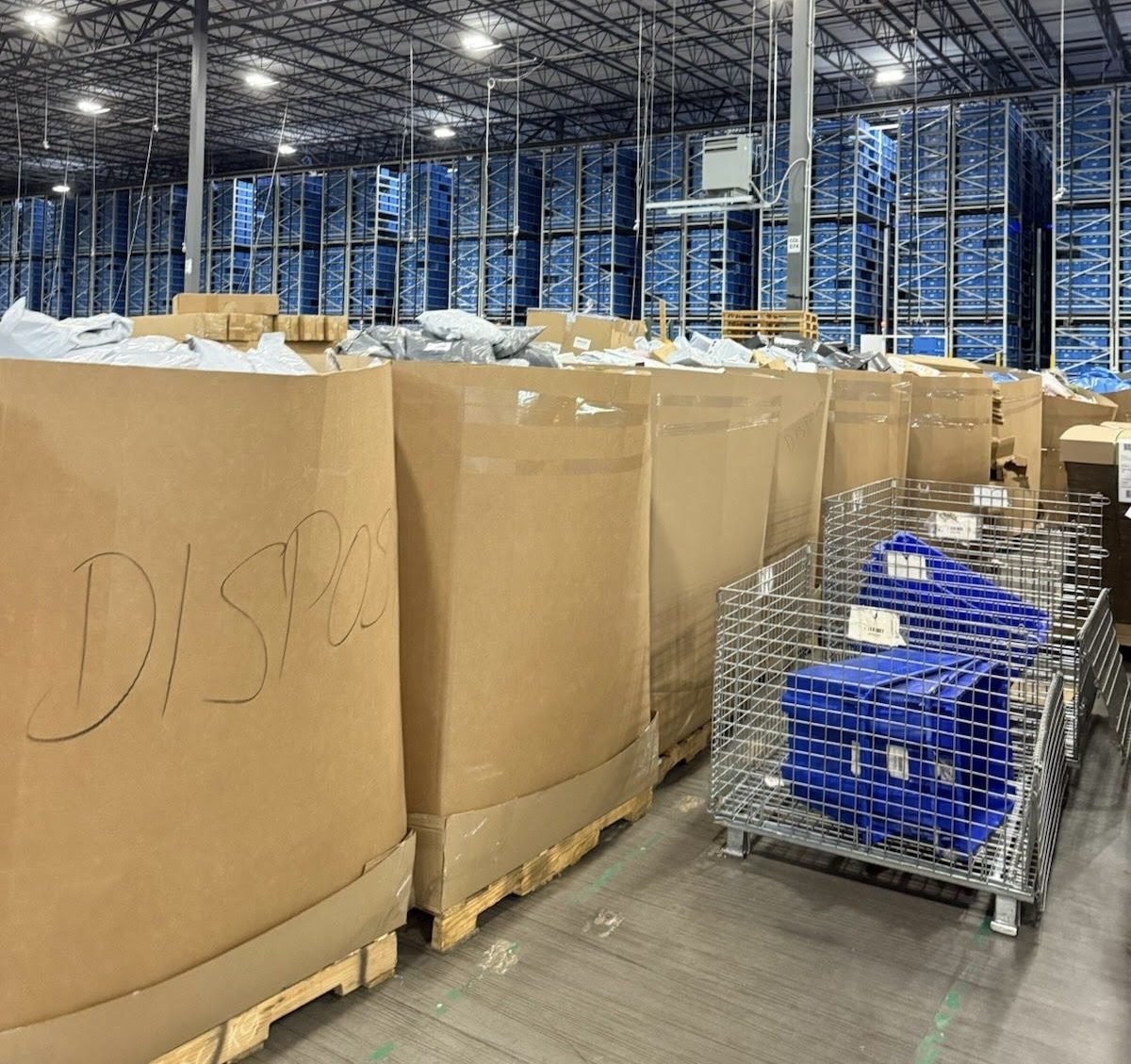 trk-und-1016-01.jpg Ecom Undeliverables SMALLS Tall Truckload - Image 1